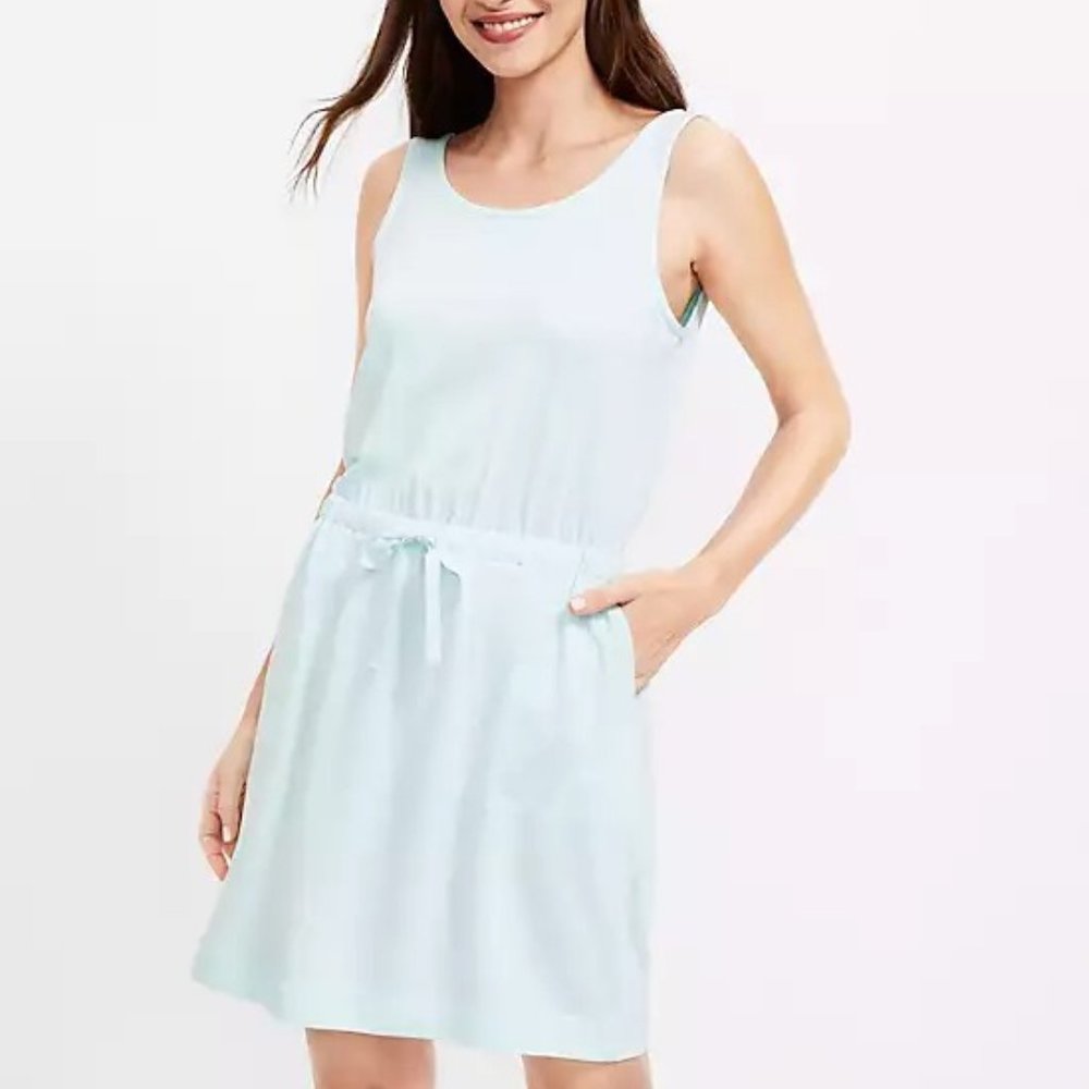 NWT Lou & Grey Signaturesoft Lite Crossover Back Pocket Dress size S